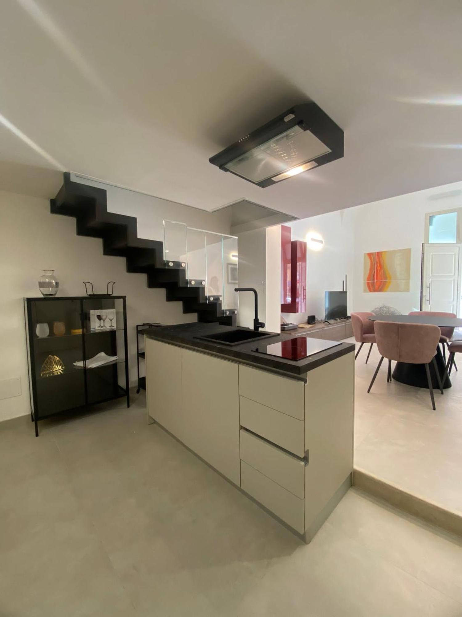 65 Cosimano Home CTA Exterior photo